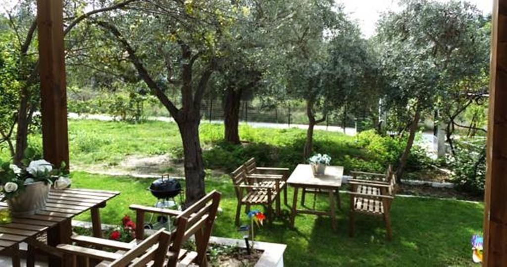 Smaragdi Apartment Pefkari